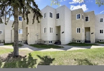 Furnished 3 Bedroom Townhouse - 780-729-9007 Image# 2