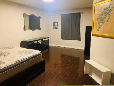 Master bedroom for rent in centre of Woodbridge  Vaughan Image# 11