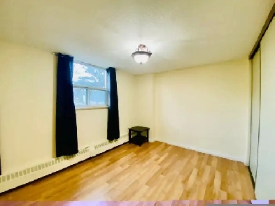 NOW AVAILABLE CONDO CORNER GROUND LEVEL PATIO/BACKYARD ENTRANCE! Image# 1