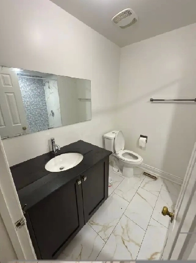 Master Bedroom for rent - Square One Image# 1