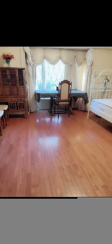 Large beautiful furnished rooms to rent bayview and steeles Image# 1