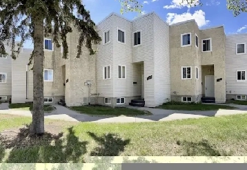 Furnished 3 Bedroom Townhouse - 780-729-9007 Image# 2