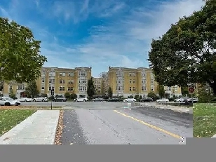 Large 5 1/2 in historic Westmount building, heating included! Image# 1
