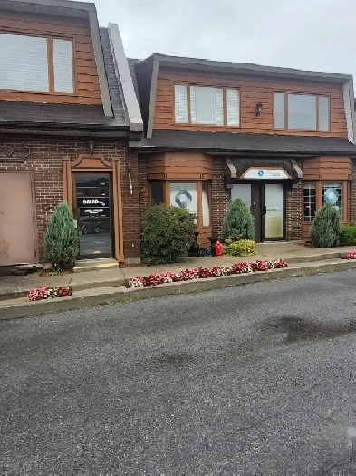 Bureau à louer (Sainte-Dorothée, Laval) Image# 3
