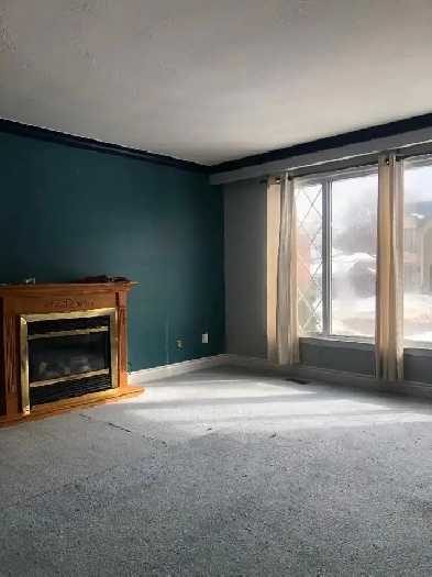 Main floor  Rent in Scarborough, 3 Beds 1 Bath unit $2600/- Image# 1