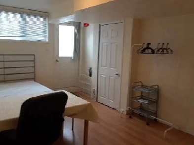 Amazing bedroom   private washroom   walkout exit close YorkU Image# 1