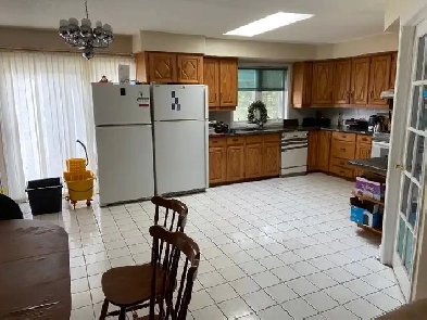 Bright Master Bedroom Near O-Train, Plaza, & Carleton U，Southkey Image# 5