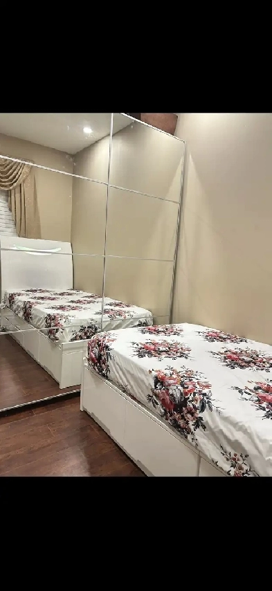 SHARED ROOM ONLY  FOR GIRLS NEAR SHERIDAN Image# 1