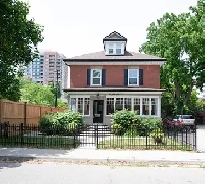 2 bedroom suite   loft in Downtown Brampton Image# 1