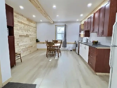 CONDO SAINT ROCH  MEUBL ET TOUT INCLUS