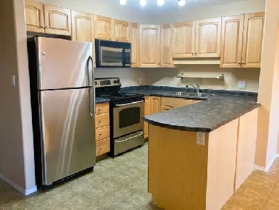 Top Floor 1-Bedroom Condo $1350/month utilities parking included Image# 5