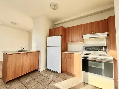 3 1/2 Semi-Meublé à St-Sauveur Image# 2