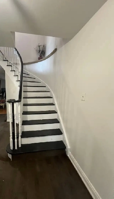 Master Bedroom(Priv Bath & Walkin Closet) @ Square One Image# 1