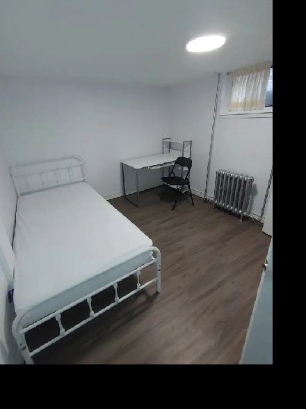 Furnished basement Bedroom Feb 1, Ossington & Dupont Image# 3