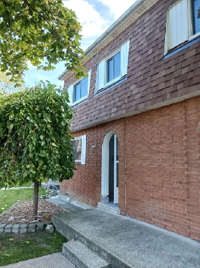 Townhouse for rent Image# 2