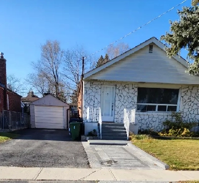 3 Beds 1 Bath (Basement unit) Kennedy and Lawrence (Scarborough) Image# 9