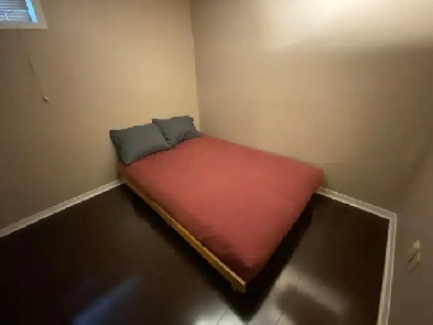 ONE BEDROOM BASEMENT SEPRATE ENTERANCE Image# 1