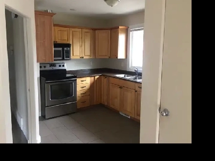 3-Bed  Rental   2 Parking/Yard/Laundry Included! (132 Ave NW) Image# 9