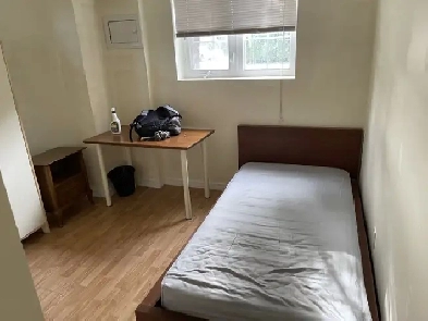 room for rent at York University village
