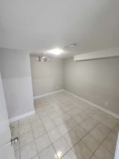 Sharing room for rent in Scarborough