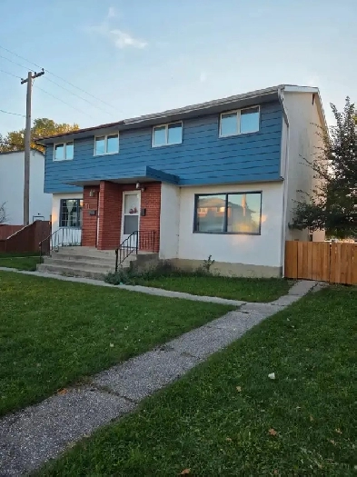 HOUSE FOR RENT WINDSOR PARK - 3 BED, 2 BATH SIDE BY SIDE Image# 2