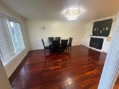 Main Floor of House for rent with 3 Bedrooms and Living Image# 1