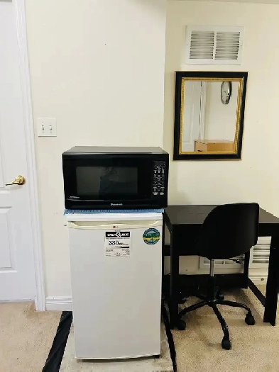 Bright room with attached washroom and separate entrance Image# 1