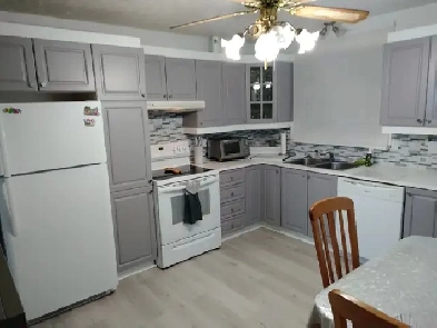 Logement 5 et demi dans triplex à louer Image# 6