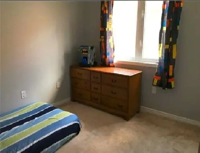 Fully detached, 4-Bedroom, 3-Bathroom, 2-Parking Spaces Image# 8