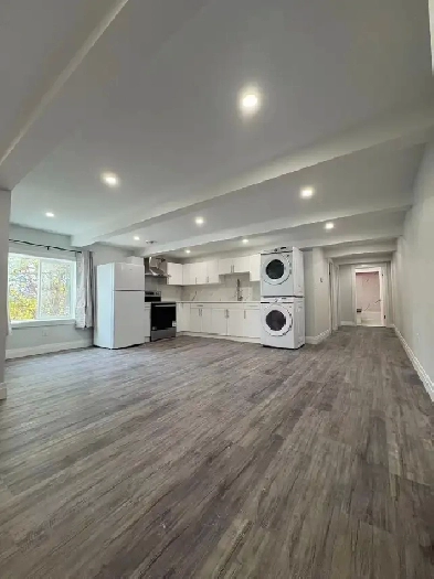 Renovated Apartments Near U of Windsor – All Utilities Included Image# 4