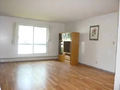 Lower mount royal 1 bedroombalconyparkg 1180m   electricity