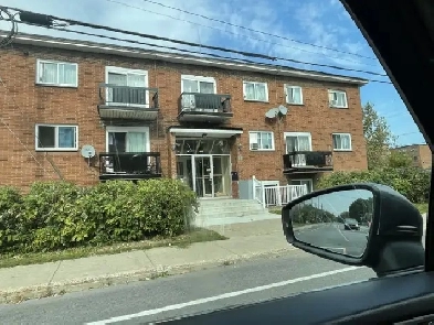 Longueuil beau 41/2 libre immédiatement ou Janvier Image# 2