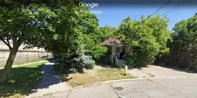 Unbeatable Location! 3BR/2BA Just 10 Seconds from Subway Station Image# 4