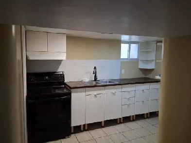 Basement Private room with attached washroom for rent in Toronto Image# 3