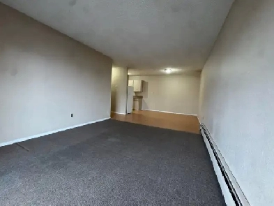 02 Bed / 01 Bath in Veron, BC, Canada Image# 12