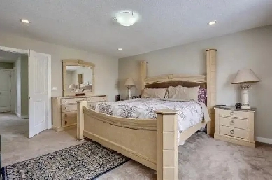 Master Bedroom for Rent in Beautiful Airdrie Home Image# 4