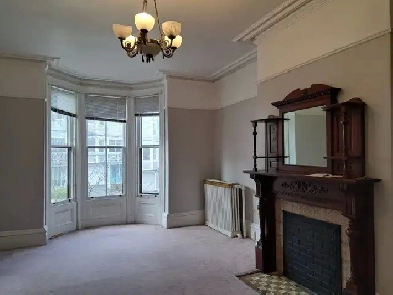 VERY LARGE APT SOUTHEND Image# 8