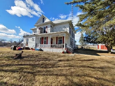 Huge 6-Bedroom Unit   3-Bedroom Unit – Minutes to Highway 401 Image# 5