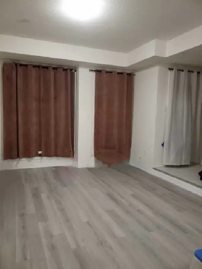 Room for Rent  for a Female in Scarborough Image# 6