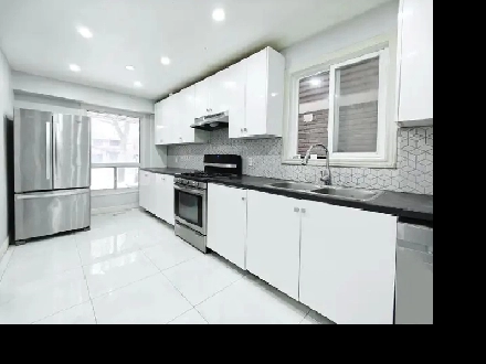 Room for rent near Square One Mississauga UTM Sheridan College Image# 6