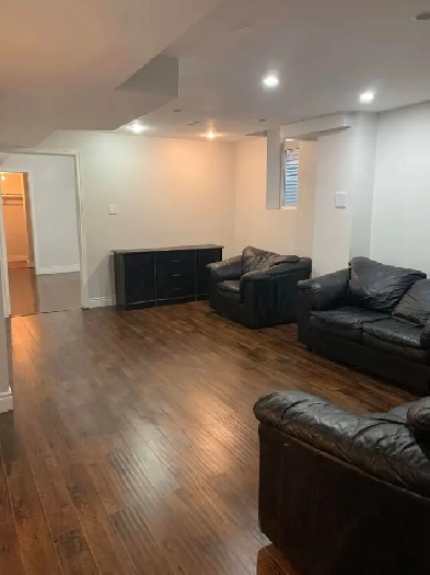 2 Bedroom LEGAL Basement Apartment – Great Location! Image# 5