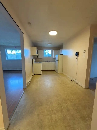 70 Barton Crescent, Unit11, 2-bedroom apt (1 bath1 kt)NORTHWEST Image# 3