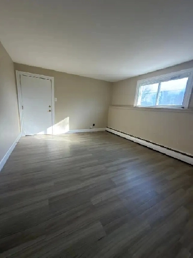 60 Carman Ave, unit4, 3-bedroom(1bath 1kt) NORTH,heat included Image# 5