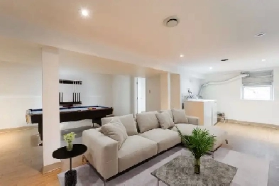 SPACIOUS 5 Bedroom House! Available February 1st! Image# 6