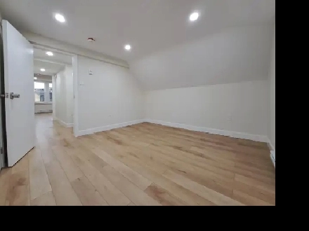 Stunning 4-Bedroom Apartment with Loft - Near Downtown Oshawa Image# 1