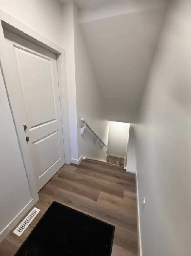 BRAND NEW 1-BEDROOM 1-BATHROOM LEGAL BASEMENT IN WEST EDMONTON Image# 2