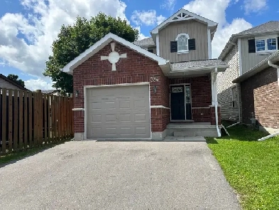 SPACIOUS Home in Quiet Neighbourhood I 3 1 Bed I334 Middlefield Image# 5