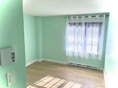 Condo 4 1/2 à louer Image# 2