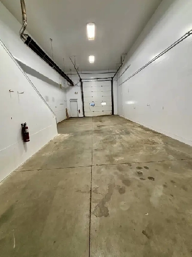 Industrial Bay for Rent — Available January 1 (Didsbury, AB) Image# 3