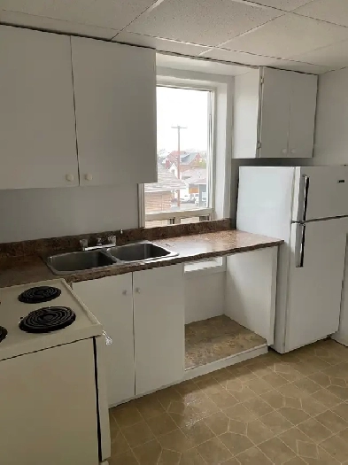 Charming 1 Bedroom Image# 1